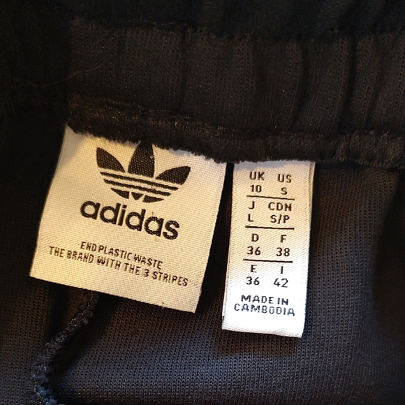 Adidas Womens Black Sweatpants with White Laces - Picture 4 of 7